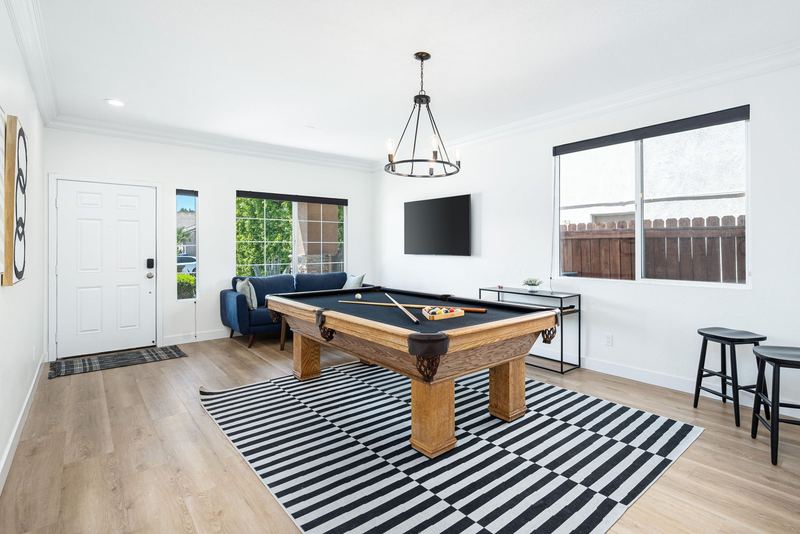 NEW*Games/TVs/Heated Pool/Firepit/Fireplace