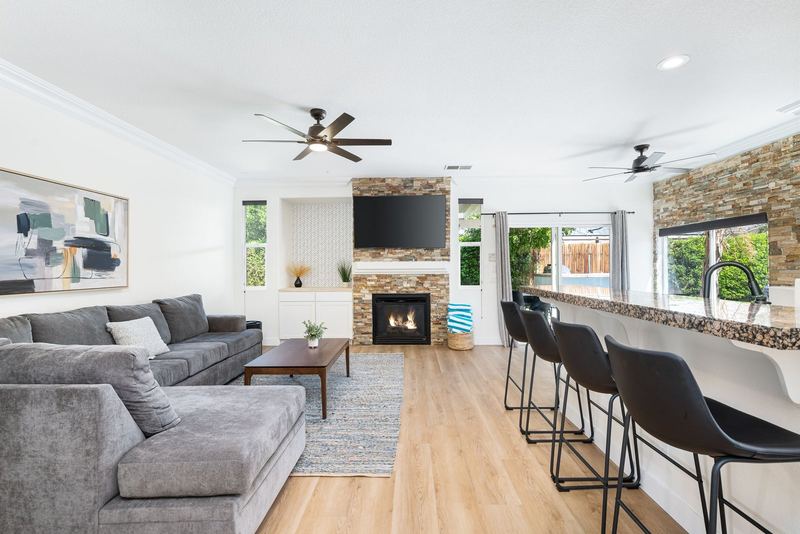 NEW*Games/TVs/Heated Pool/Firepit/Fireplace