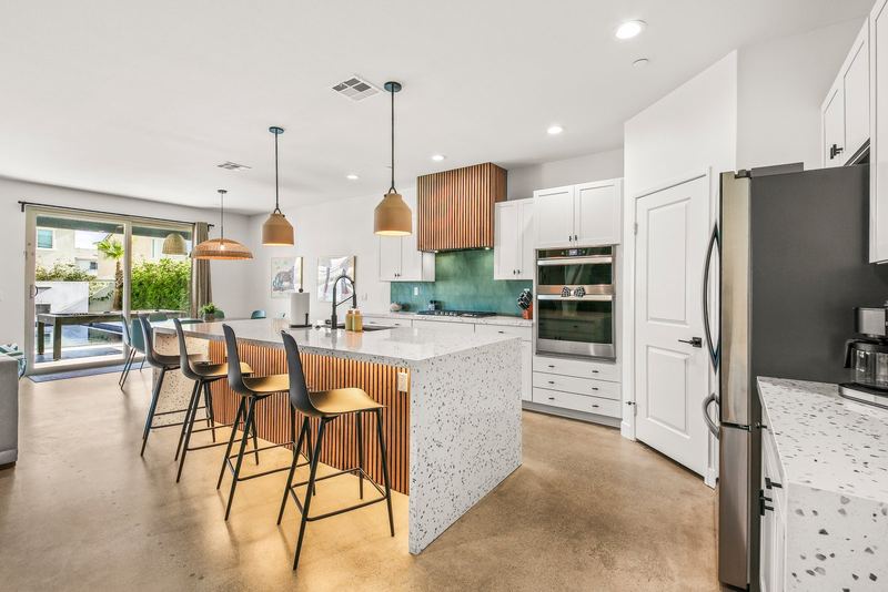 Lagoon: 7BR Desert Gem w/ Huge Pool, Spa Gameroom