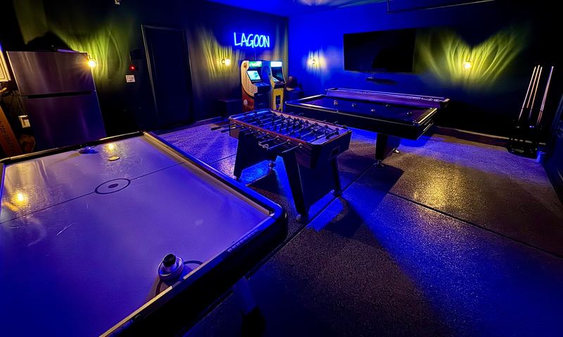 Lagoon: 7BR Desert Gem w/ Huge Pool, Spa Gameroom