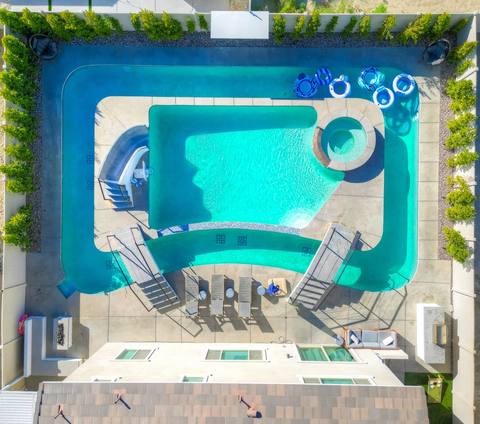 Lazy River Waterslide Gameroom Pool 7BR Sleeps 18
