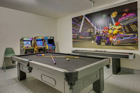 Lazy River Waterslide Gameroom Pool 7BR Sleeps 18