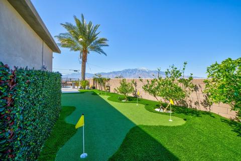 New Beautifully Desert Home Pool/Spa