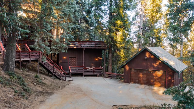 Lake Arrowhead Skyforest Chalet -Newly Remodeled 