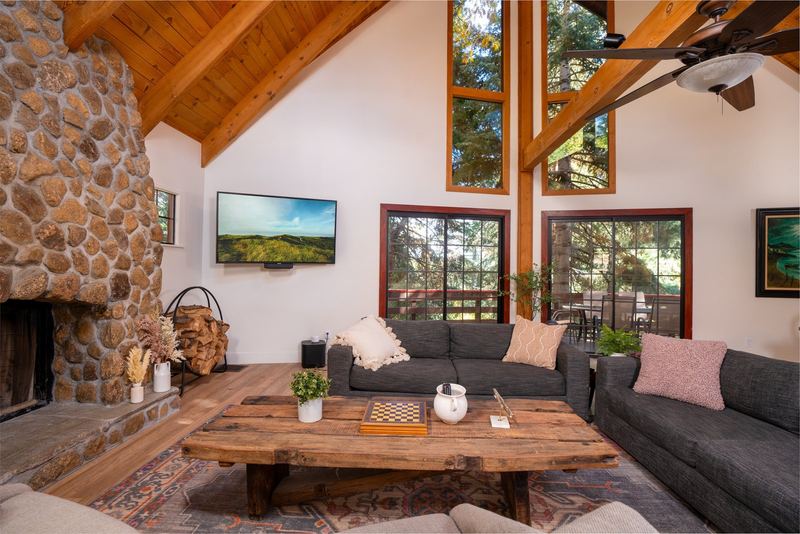 Lake Arrowhead Skyforest Chalet -Newly Remodeled 