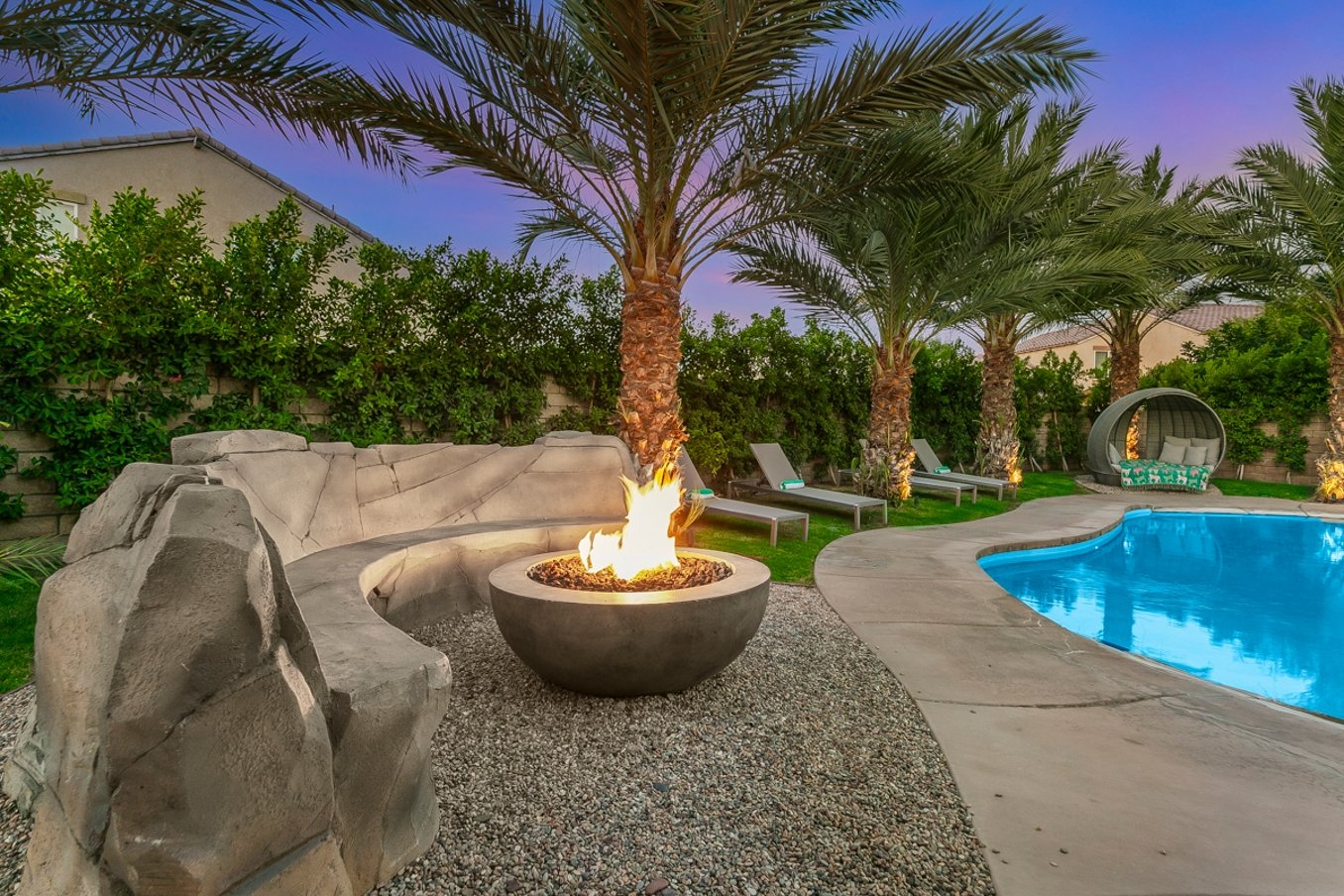 Giant Tropical Pool - Beach Entry & Slide