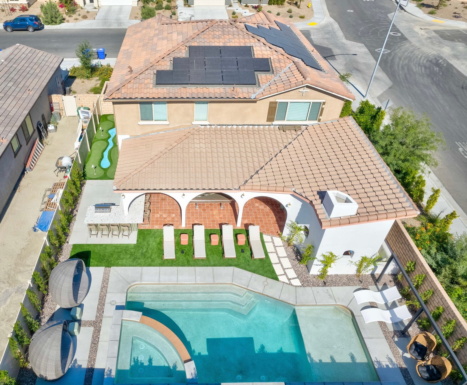 Los Arcos- Exclusive 7 br, Sleeps 19 Pool Home 
