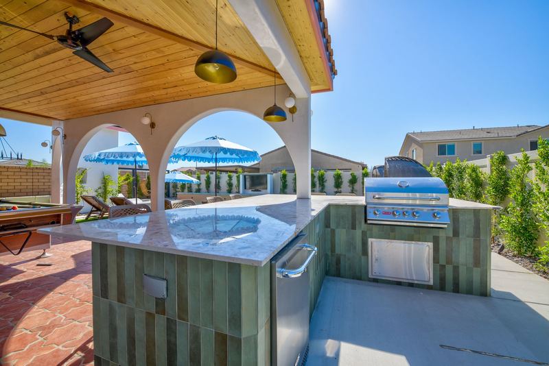 Los Arcos- Exclusive 7 br, Sleeps 19 Pool Home 