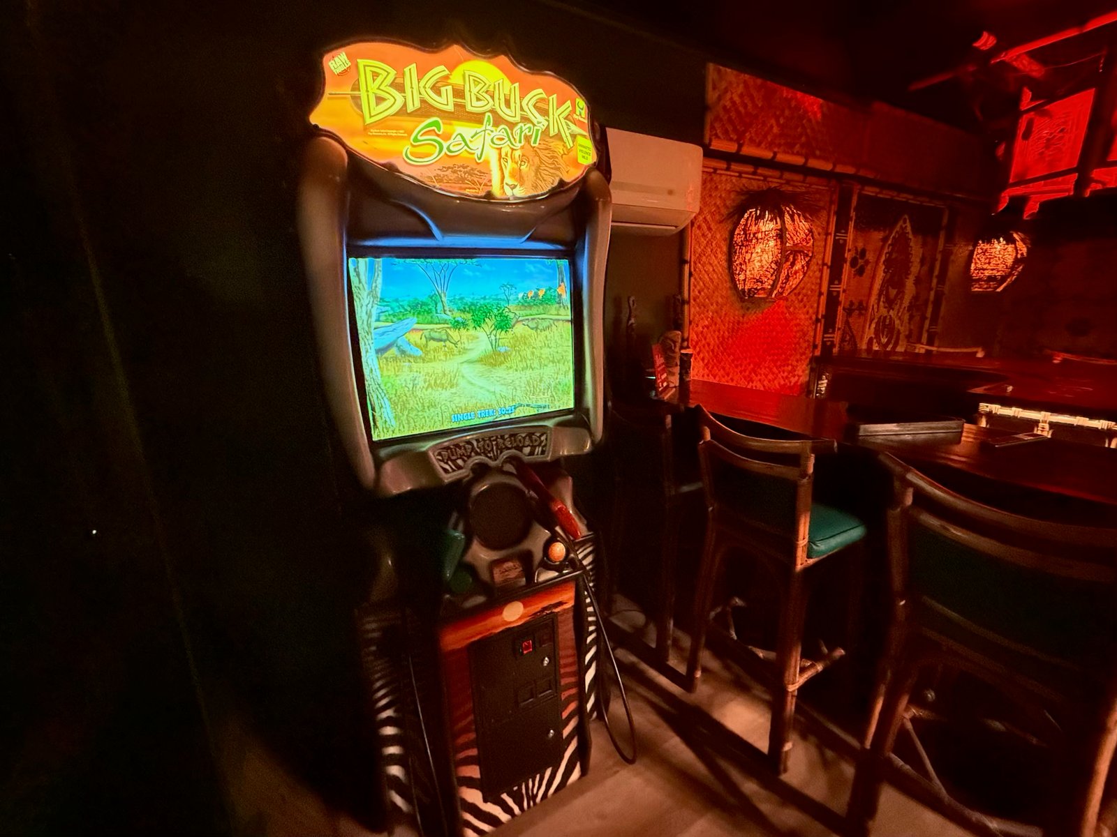 The Rose-Tiki Bar/Game close to Festivals, Tennis