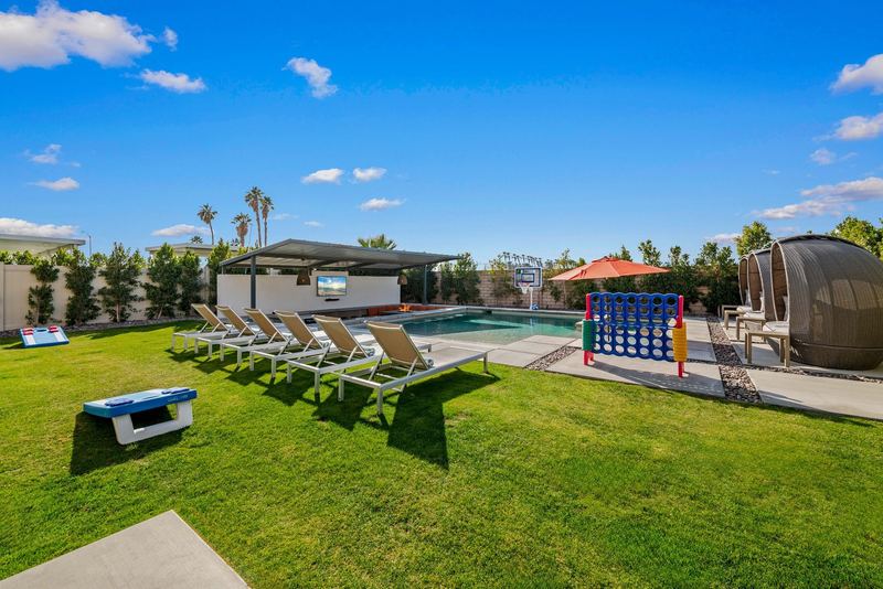 High Noon - New, Incredibly designed Pool Home 