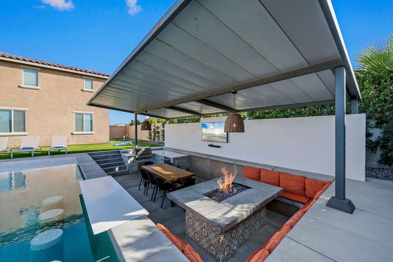 High Noon - New, Incredibly designed Pool Home 